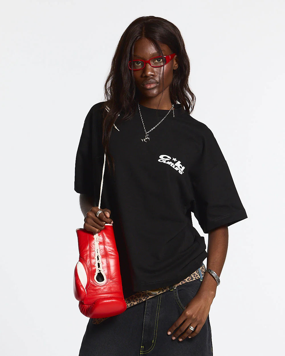 REGEN 'ART ON HANDS' TEE BLACK